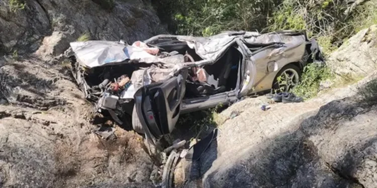 Muere un joven de 18 años tras caer un coche por un barranco de 150 metros en Polop 1 Muere un joven de 18 años tras caer un coche por un barranco de 150 metros en Polop