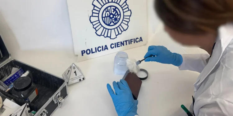 Detenido en Elche tras hacerse pasar por técnico de internet para robar en casa de una anciana