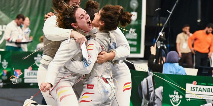 Hito para la esgrima española: El equipo femenino de florete logra la plata en la Copa del Mundo de Estambul