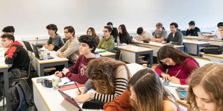 ALUMNIOS