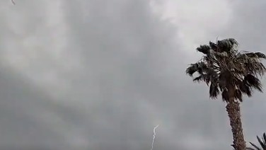 El temporal de lluvia y granizo barre la Comunitat Valenciana de sur a norte
