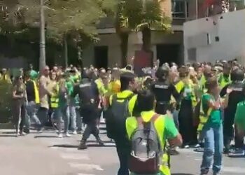 Sin acuerdo en Educación: La huelga docente se recrudece con incidentes y altercados en las avenidas de Valencia