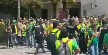 Sin acuerdo en Educación: La huelga docente se recrudece con incidentes y altercados en las avenidas de Valencia
