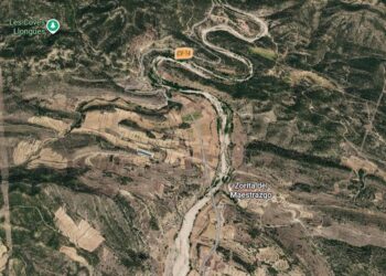 Espectacular rescate de un motorista tras caer por un terraplén de 15 metros en Zorita