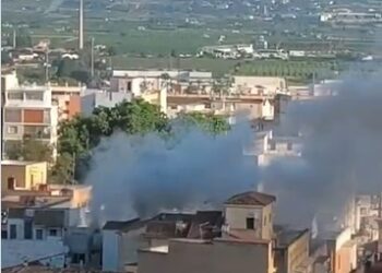 Un incendio en el Carrer Ànimes de Xàtiva reaviva la indignación del colectivo vecinal 'Casc Antic, Digne i Viu' por la degradación del barrio