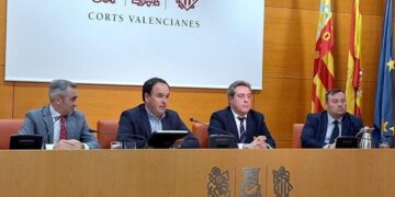 PP y Vox pactan aumentar un 5,1% el presupuesto de la catalanista e independentista AVL