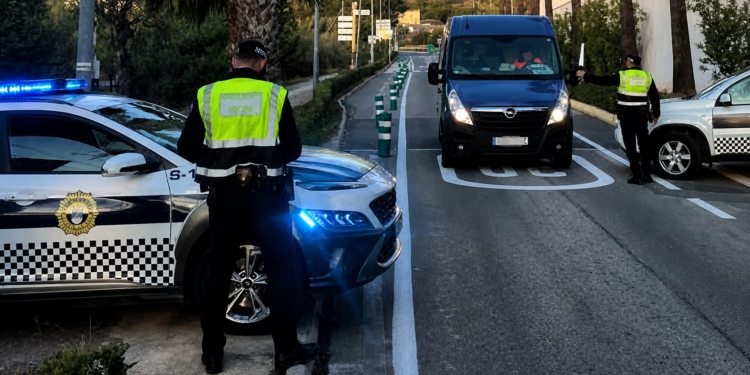 Detenido en Oropesa tras triplicar la tasa de alcohol una semana después de perder el carné