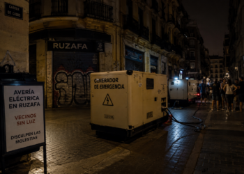 Una avería deja sin luz a 1.500 vecinos de Ruzafa en Valencia