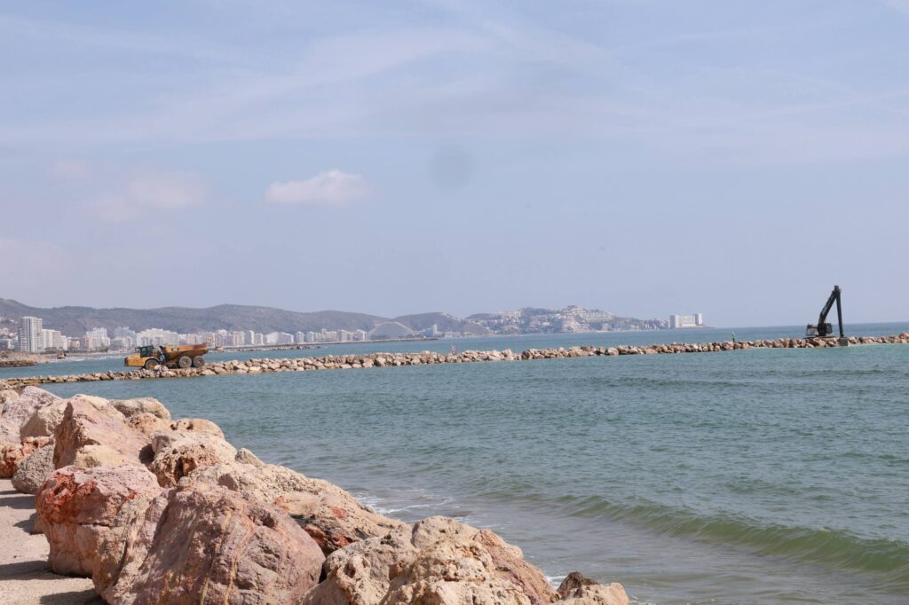 Cullera inicia la regeneracion historica de sus playas con una megadraga que aportara 1 millon de m%C2%B3 de arena 3