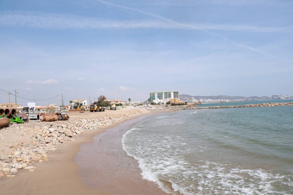 Cullera inicia la regeneracion historica de sus playas con una megadraga que aportara 1 millon de m%C2%B3 de arena 4