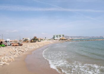 Cullera inicia la regeneración histórica de sus playas: una megadraga aportará 1 millón de m³ de arena desde el 8 de mayo
