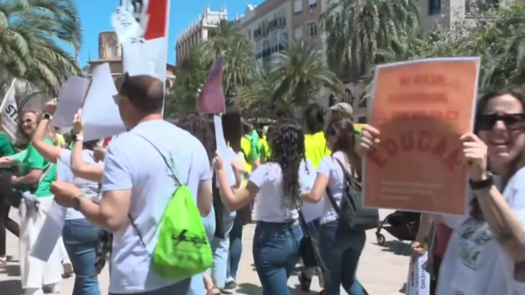 El TSJCV mantiene los servicios minimos de la huelga indefinida de docentes en la Comunitat Valenciana 2