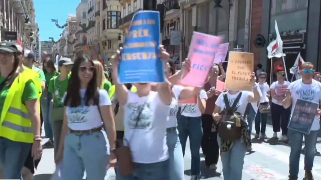 El TSJCV mantiene los servicios minimos de la huelga indefinida de docentes en la Comunitat Valenciana 5