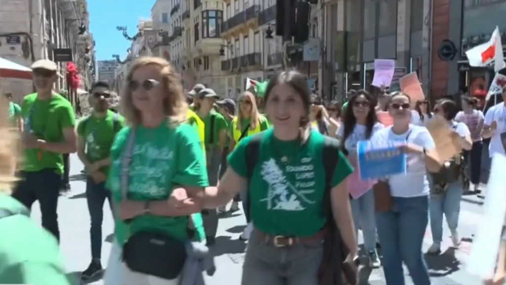 El TSJCV mantiene los servicios minimos de la huelga indefinida de docentes en la Comunitat Valenciana 6