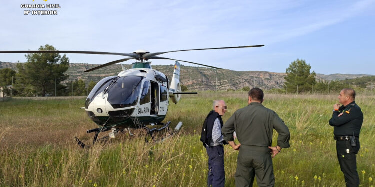 La Guardia Civil localiza con éxito en Millares a un hombre desaparecido tras un amplio operativo aéreo y terrestre