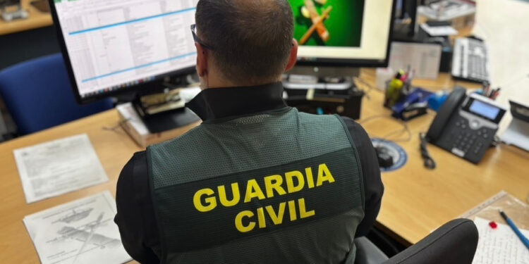 La Guardia Civil detiene al trabajador de una residencia en L'Horta Nort por robar joyas y relojes a los ancianos 1 La Guardia Civil detiene al trabajador de una residencia en L'Horta Nort por robar joyas y relojes a los ancianos