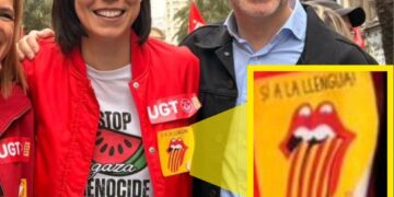 Nueva batalla política por la lengua en la Comunitat Valenciana: el PPCV carga contra Diana Morant por una pegatina en favor del catalán
