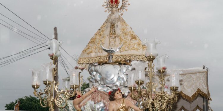 Castelló se rinde a su Patrona: La música y el fervor envuelven la Basílica del Lledó