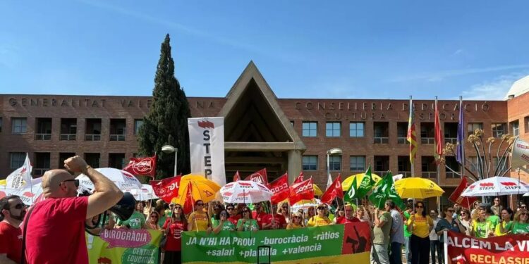 Educación concreta los servicios mínimos de la huelga docente para garantizar la Selectividad
