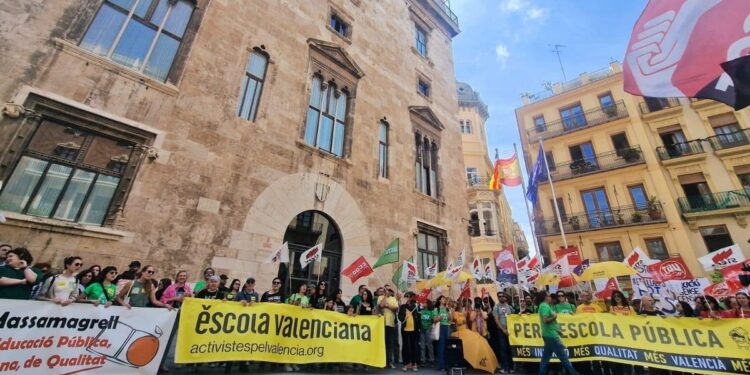 La Educación Valenciana prepara el "Cierre patronal": Huelga indefinida ante una negociación rota