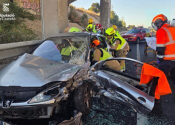 Triple colisión en la N-340 a su paso por Almassora: tres heridos rescatados tras quedar atrapados