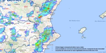 Las tormentas descargan con furia torrencial en el interior y avanzan hacia el litoral