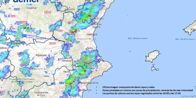 Las tormentas descargan con furia torrencial en el interior y avanzan hacia el litoral