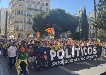 Más de 6.000 personas marchan contra Peter Lim y la inacción política en las calles de Valencia
