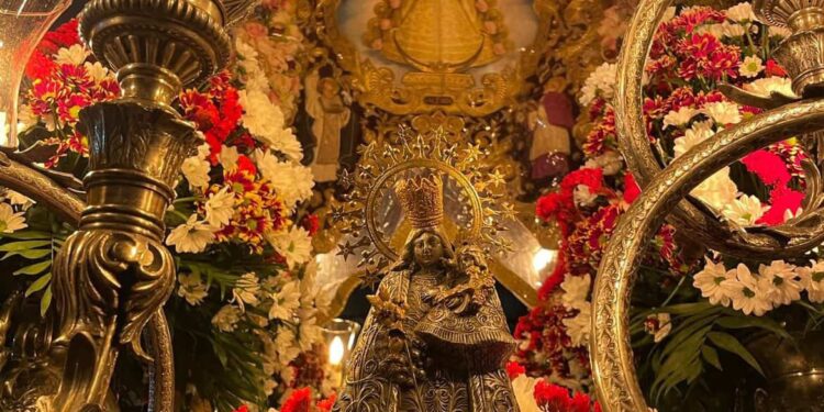 El Encuentro de Dos Devociones: Valencia y el Rocío 1 El Encuentro de Dos Devociones: Valencia y el Rocío