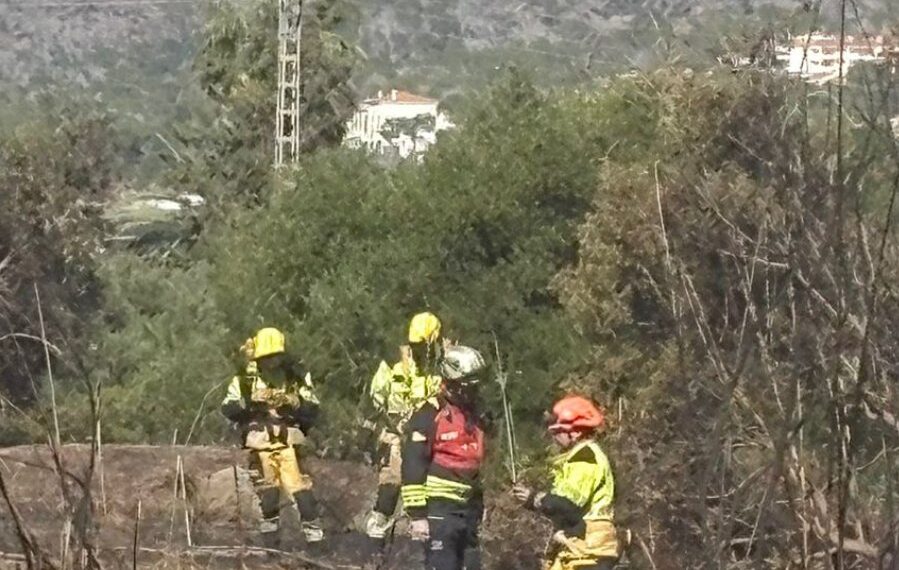 Estabilizado un incendio en Benidorm tras arrancar en una caseta y pasar a masa forestal 1 Estabilizado un incendio en Benidorm tras arrancar en una caseta y pasar a masa forestal