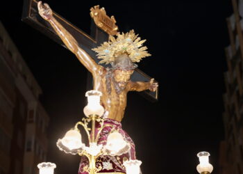 El barrio de Sagunto se rinde a la devoción en sus tradicionales "festes de carrer" en honor al Cristo de la Fe