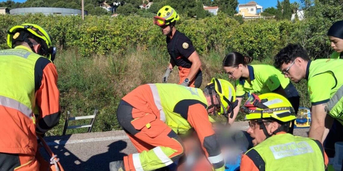 Un motorista resulta herido tras salirse de la vía y caer por un terraplén de cinco metros en la N-234 1 Un motorista resulta herido tras salirse de la vía y caer por un terraplén de cinco metros en la N-234
