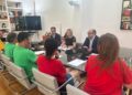 Tensión máxima en Educación: los sindicatos se plantan en la mesa de negociación y la policía interviene tras el corte de tráfico en la Avenida Pío XII 13 Tensión máxima en Educación: los sindicatos se plantan en la mesa de negociación y la policía interviene tras el corte de tráfico en la Avenida Pío XII
