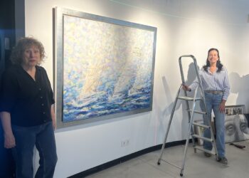 La UMH y la Fundación Jorge Alió inauguran una exposición inédita que reúne 30 años de arte femenino y salud visual