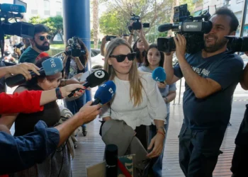 La exconcejal de Urbanismo de Alicante asegura ante la jueza que desconoce si sus Suegros viven en las VPP de Les Naus