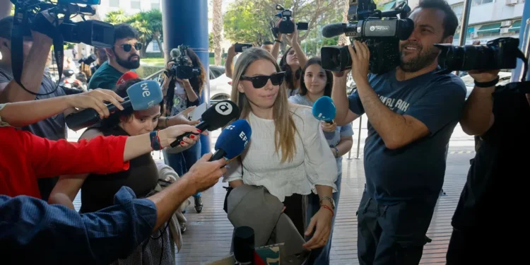 La exconcejal de Urbanismo de Alicante asegura ante la jueza que desconoce si sus Suegros viven en las VPP de Les Naus