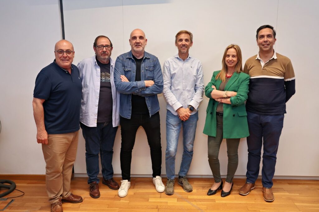 Santiago Ballester presenta la nueva Junta Directiva de Junta Central Fallera para el ejercicio 2026 2027 13 Mediana