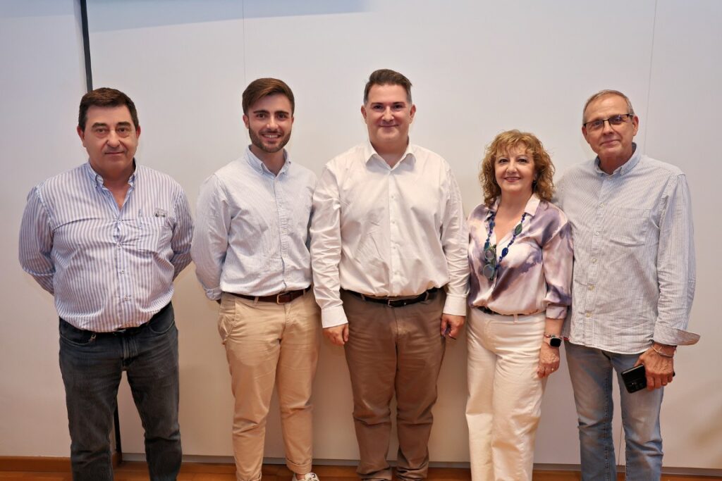Santiago Ballester presenta la nueva Junta Directiva de Junta Central Fallera para el ejercicio 2026 2027 3 Mediana