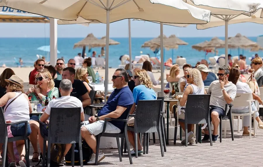 El turismo extranjero impulsa un 5,2% las pernoctaciones hoteleras en la Comunitat Valenciana 1 TURISMO PRECIOS 1
