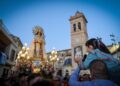 Torrent se vuelca con la Virgen de los Desamparados en un traslado histórico lleno de emoción y pétalos