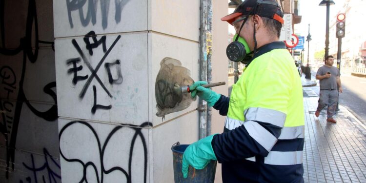 Valencia activa el Plan Intensivo de Limpieza de Verano con actuaciones especiales cada sábado 1 Valencia activa el Plan Intensivo de Limpieza de Verano con actuaciones especiales cada sábado