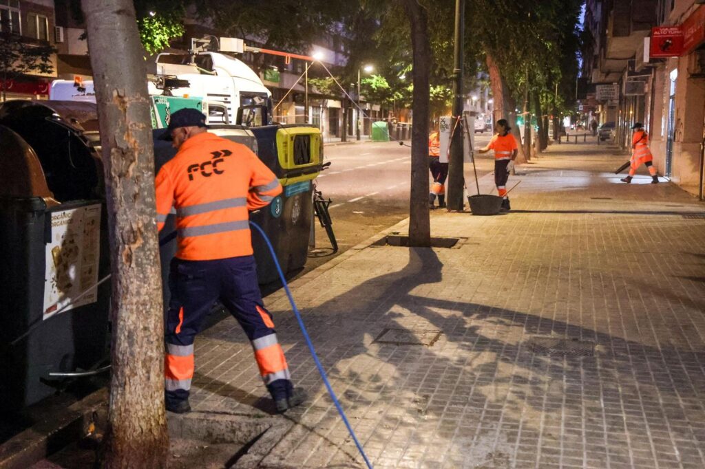 Valencia activa el Plan Intensivo de Limpieza de Verano con actuaciones especiales cada sábado 4 Valencia activa un plan intensivo de limpieza 3