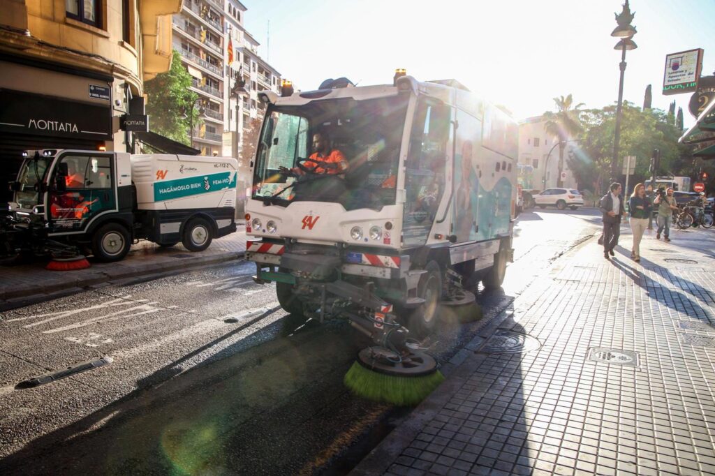 Valencia activa el Plan Intensivo de Limpieza de Verano con actuaciones especiales cada sábado 10 Valencia activa un plan intensivo de limpieza 9