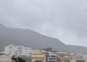 El temporal se ensaña con la Ribera Alta y la Safor: Registros superan los 50 l/m² en una jornada de lluvias torrenciales