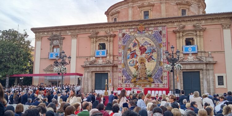 Valéncia se funde en un abrazo eterno a la Mare de Déu dels Desamparats: de la devoción milenaria al hito histórico de la Barchilla