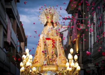Torrent y su Patrona: Un fin de semana de fervor y devoción multitudinaria a la Mare de Deu dels Desamparats