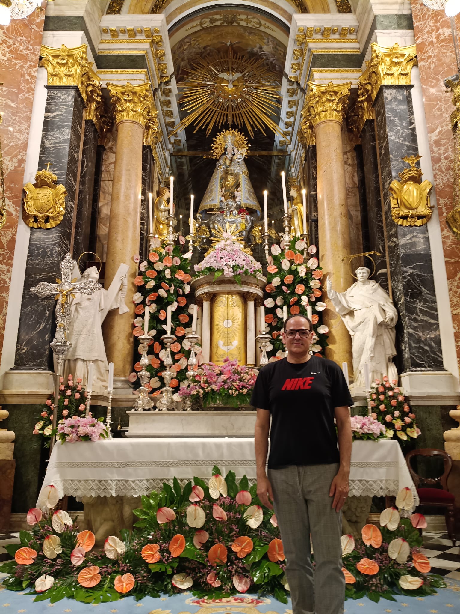 La Basílica de Valéncia se convierte en un jardín por la Fiesta del Florista 2026 15 WhatsApp Image 2026 05 14 at 07.26.341