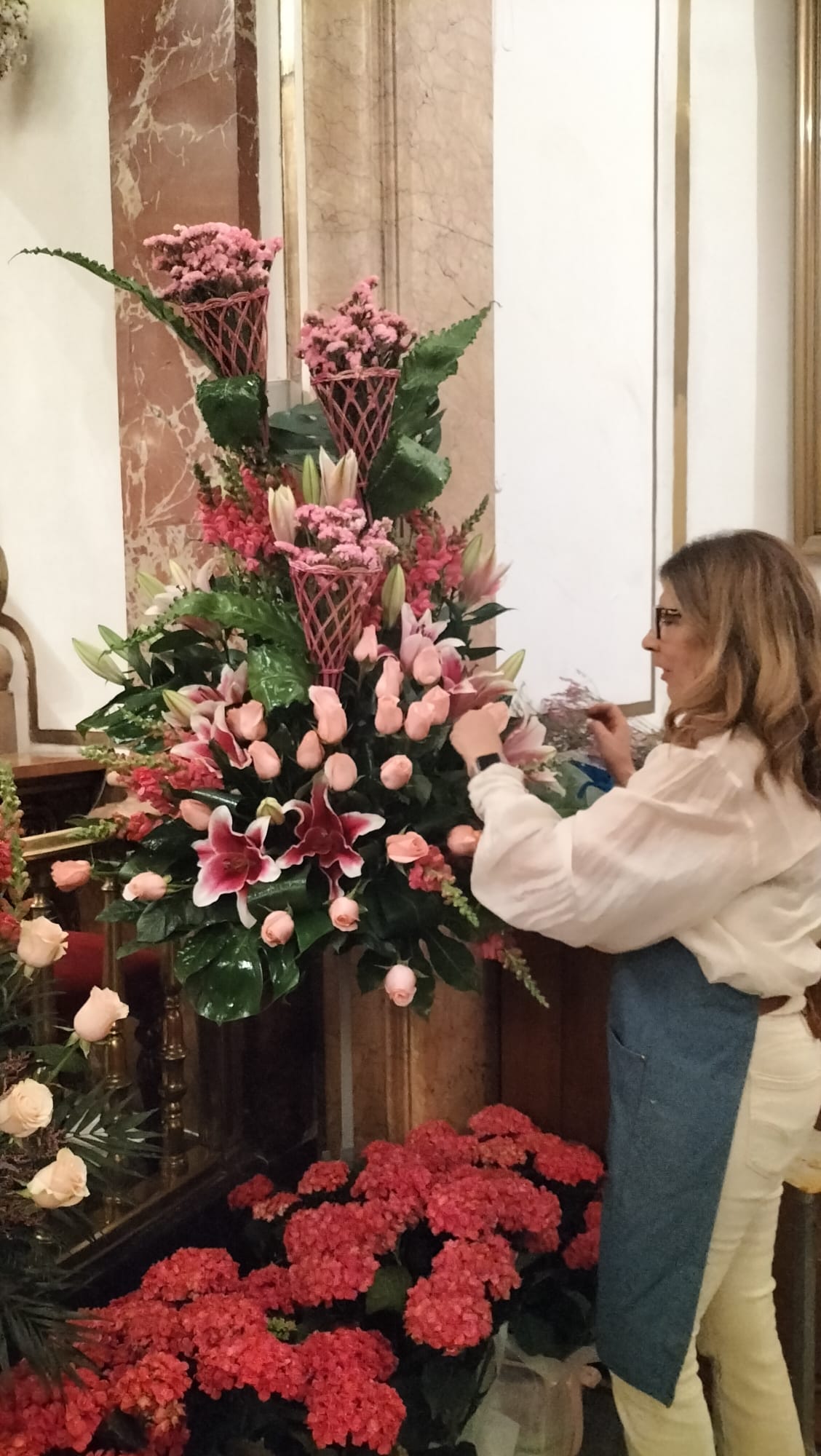 La Basílica de Valéncia se convierte en un jardín por la Fiesta del Florista 2026 11 WhatsApp Image 2026 05 14 at 09.49.562