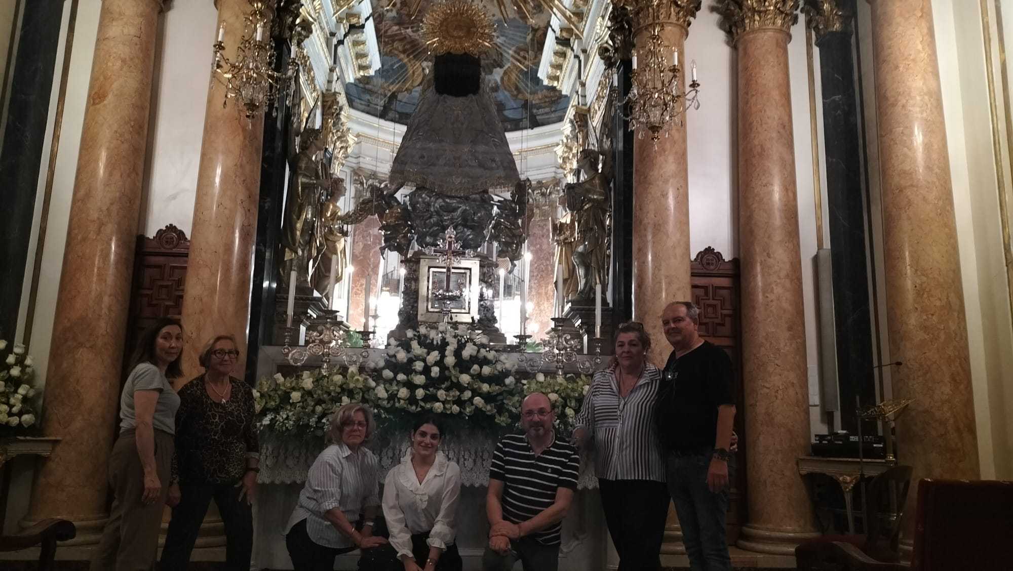 La Basílica de Valéncia se convierte en un jardín por la Fiesta del Florista 2026 18 WhatsApp Image 2026 05 14 at 09.49.565