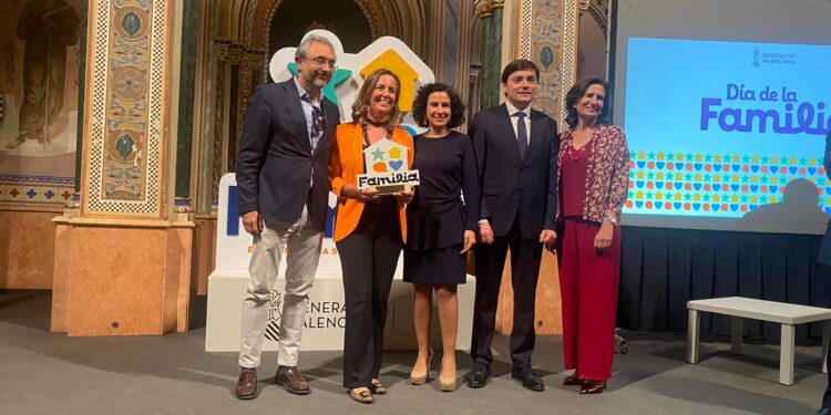 La Generalitat Valenciana reconoce la labor de FAMILY UP en el Día Internacional de las Familias 1 La Generalitat Valenciana reconoce la labor de FAMILY UP en el Día Internacional de las Familias